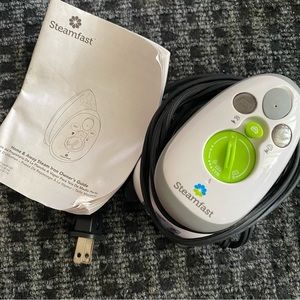 Mini travel steam iron